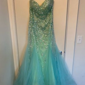 Prom dress, turquoise, blue, green, pearls, sparkle, glitter, mermaid